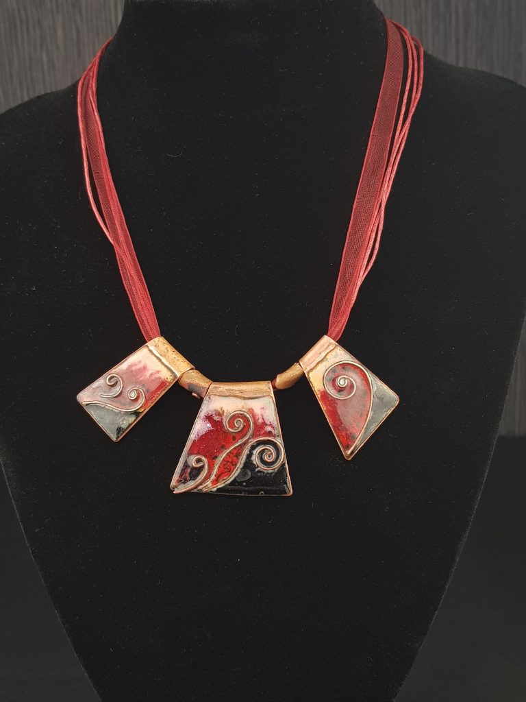 Három részes medál